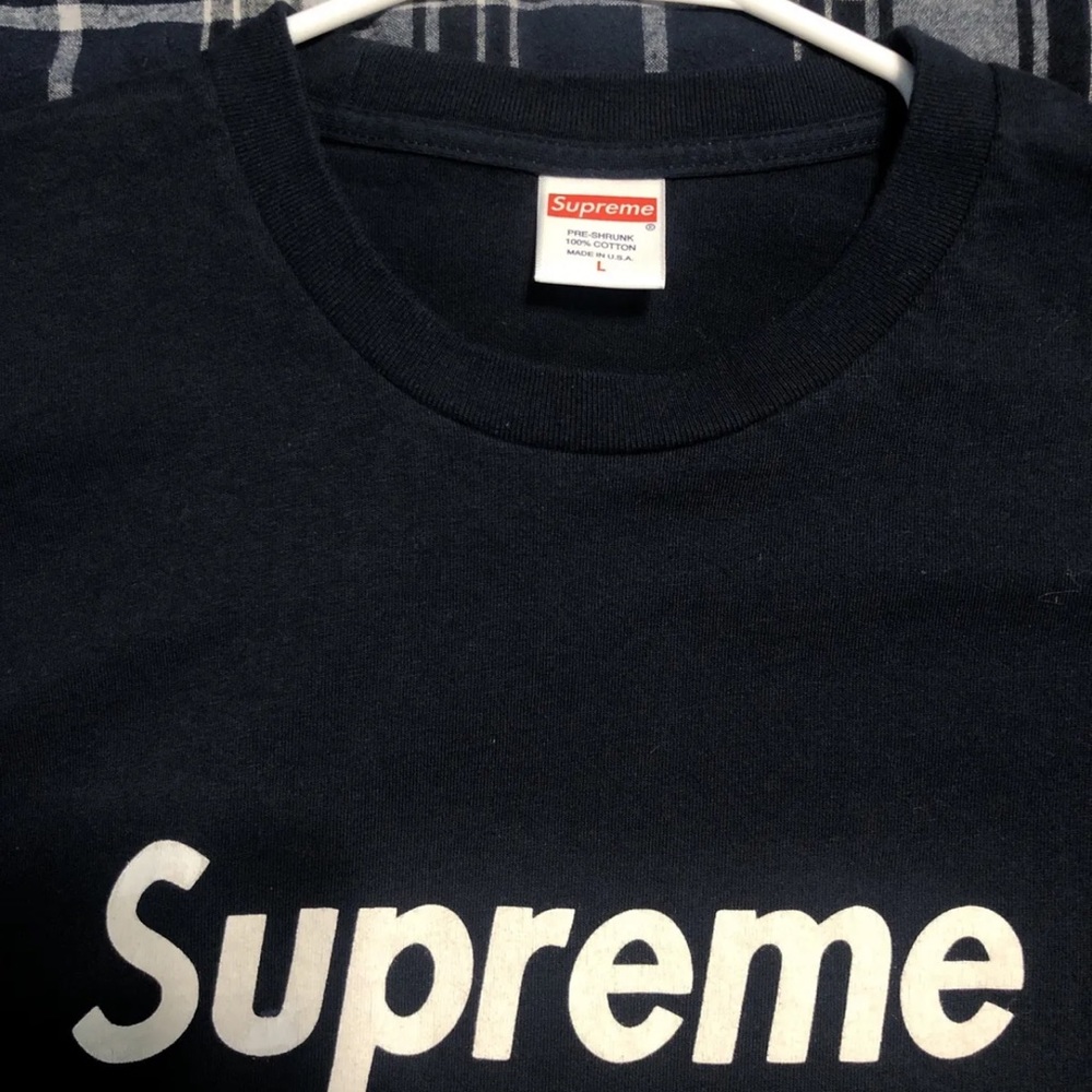 Supreme - Picture 3 of 9